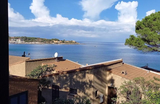 Entre CALVI y ILE ROUSSE