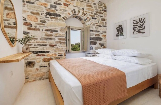 BH720 - C - Suite Naxos