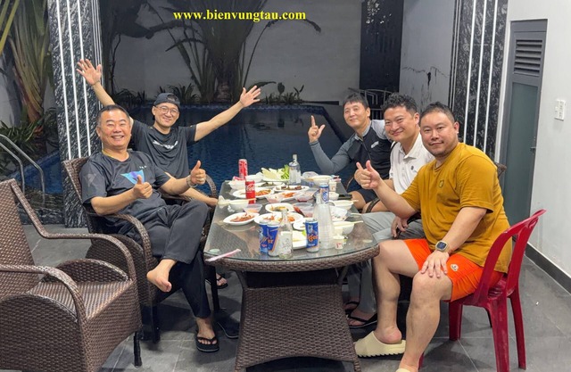 Jardín junto al mar en LongCung Beach.