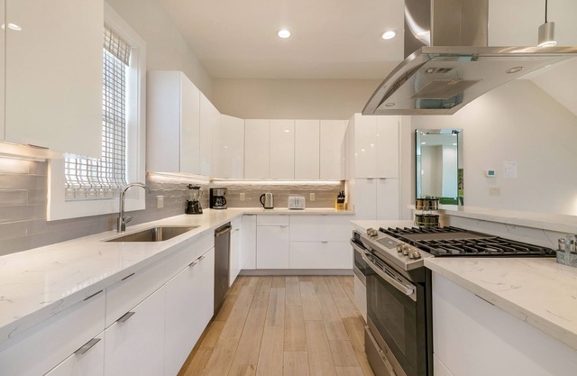 Bienville Townhouse in Mid City near FQ