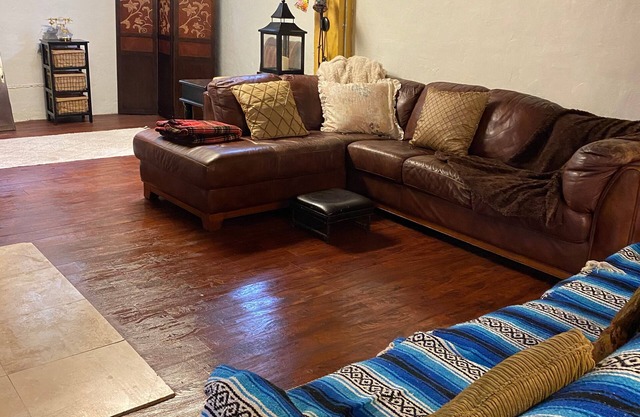 Gran sótano acogedor cerca del centro.