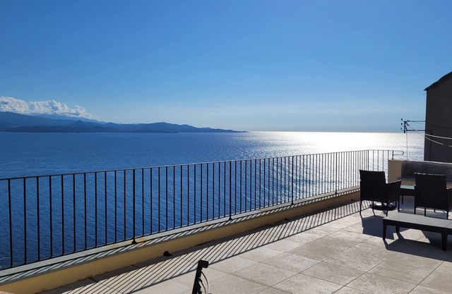 Gran casa - Mansión - Con vista al mar - Corsica - Nonza