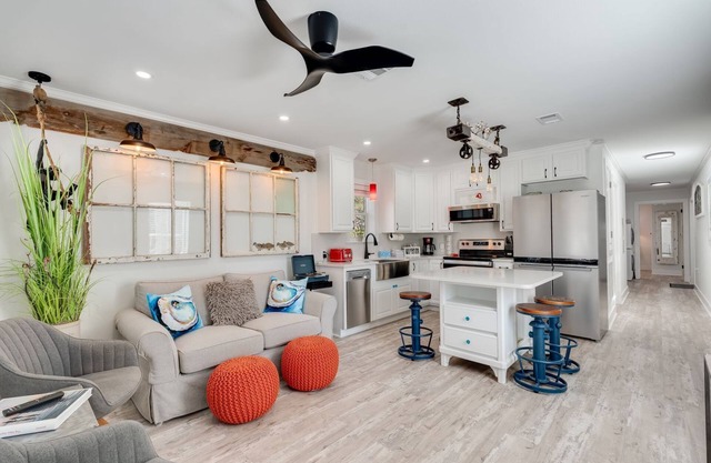 Big Juan- Steps to Beach- 4 Bikes!