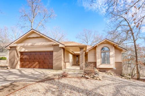 Bike & Hike Retreat - Pet-Friendly with Fire Pit