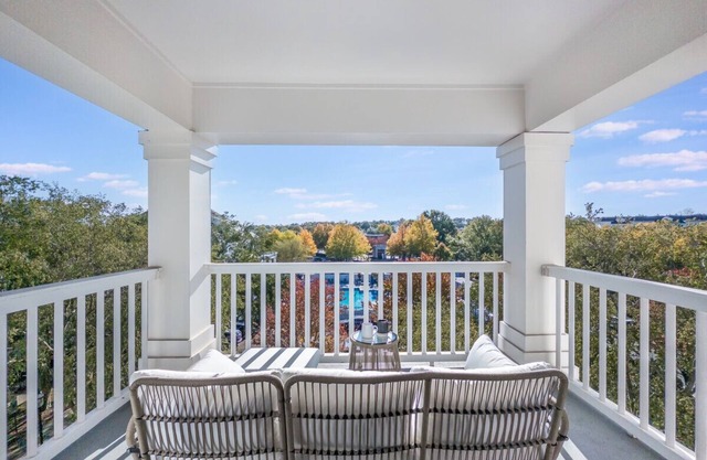 Birkdale Lookout,Pool,Elevator,Shop-Eat-Work-Play