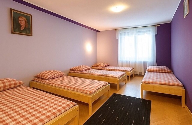 BIZAR Hostel in Izabelin-Dziekanówek