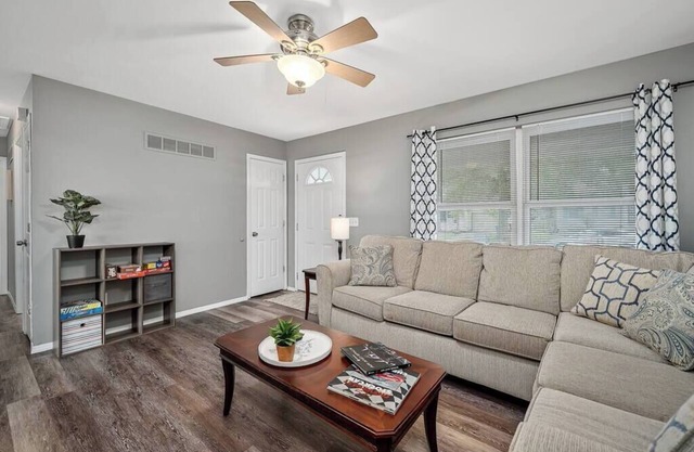 Blair's House in O'Fallon 3 Bed 1.5 Bath Game Room