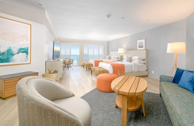 Blissful Getaway! Beachfront Hotel with Pool, 3 Spacious Units with Sea View!