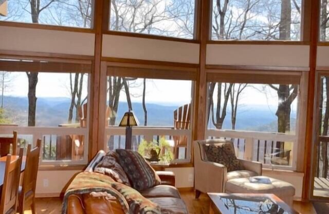 Blowing Rock Timber Frame Long Range Views*Pets