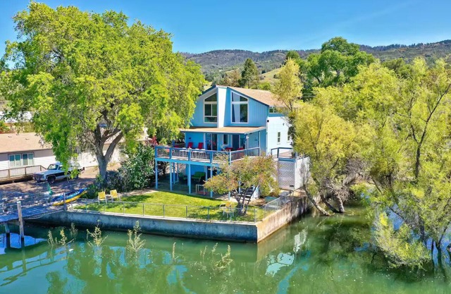 Blue Bayou - a lakefront Paradise in Lake County