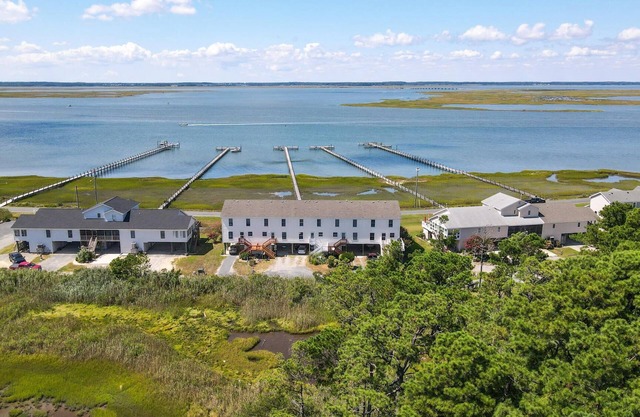 Blue Chair Bay - Waterfront townhome w/ Fishing pier!