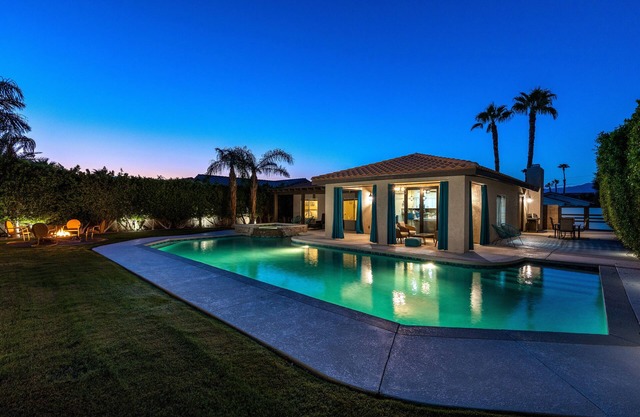 Blue Lagoon Pool Oasis RVC 001134