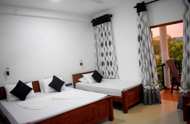 Blue Sky Hotel Yala
