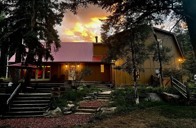 BlueBell Main House · Secluded Mountain Home w/ Giant Great Room & Pond