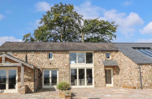 BLUEBELLS BARN - BEACON FELL BARN HOLIDAY COTTAGES in Chipping