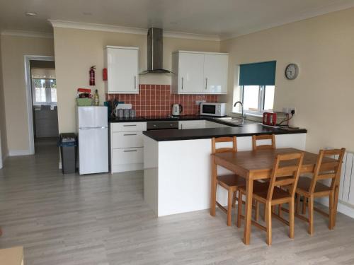 Bluebird 2-Bed Apt Sleeps 4 in Carmarthenshire