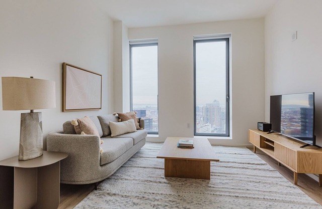 Blueground | Clinton Hill, pool, gym & AC, nr park