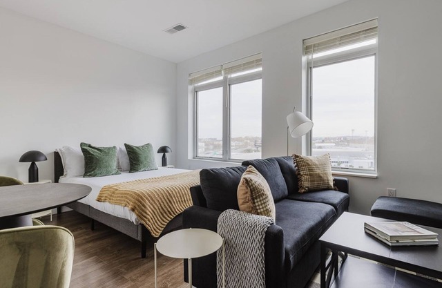 Blueground | Dorchester 2bd apartment