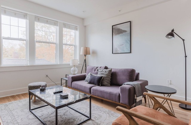 Blueground | Porter Square 1bd apartment