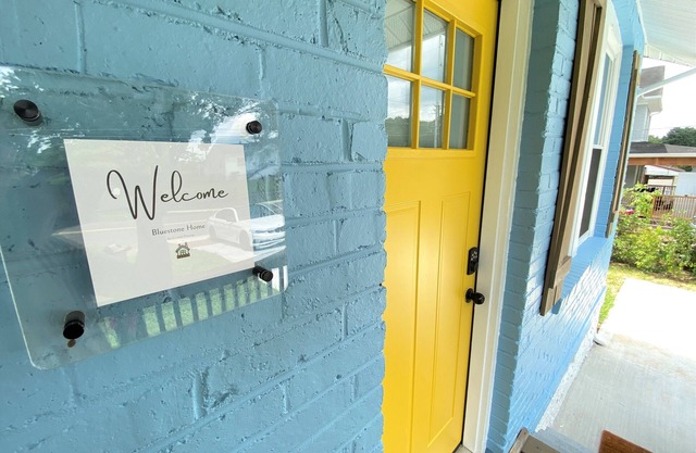 Bluestone home/fun mini⛳️/5 minuets to DT&UT