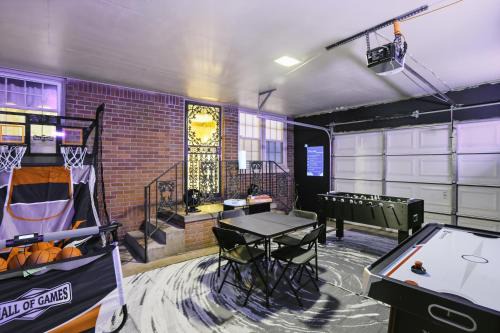 Bluff City Gem with Game Room home