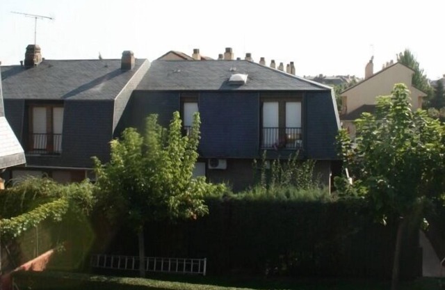 BOADILLA: PRECIOSA CASA CON PISCINA