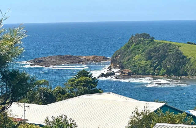 Boat Harbour Suite, beautiful ocean and country views. Excellent whale watching