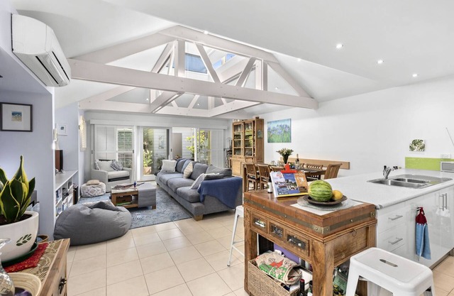 Boat House Villa 2 - Walk to the beach, shops, restaurants