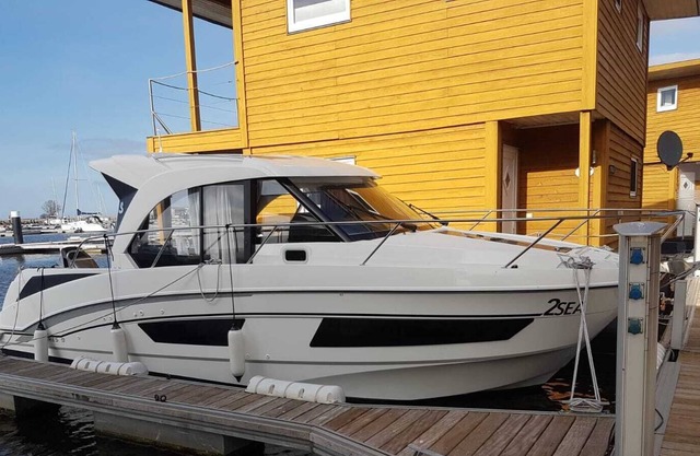 Barco 'Motoryacht 2sea ' con vistas al mar y terraza privada