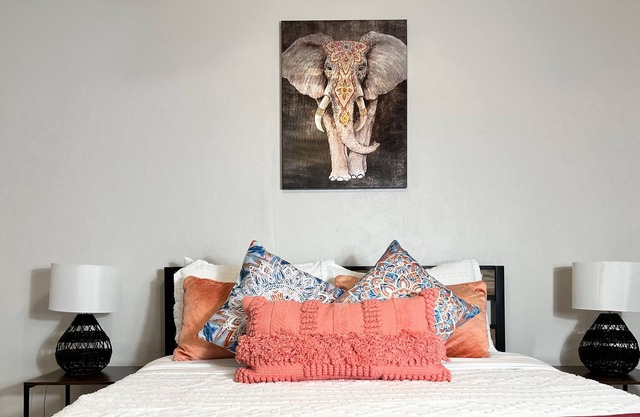 Bohemian Palace Large Master Suite Private Yard Accommodates 12