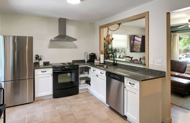 Boho House Mins To Downtown & Tybee Island + Pet Friendly