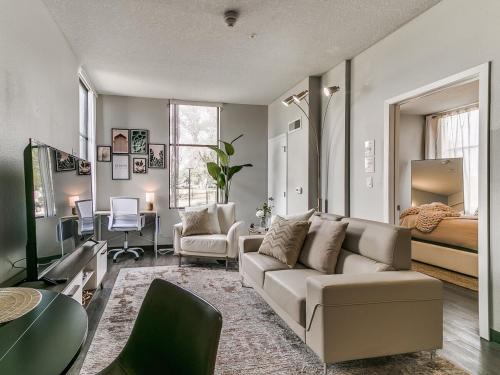 Boho, Walk East Village, Downtown, Free Parking