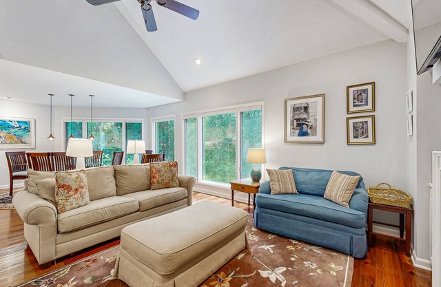 Villa audaz con parrilla privada, ducha al aire libre, junto a la playa y Camp St. Christopher!