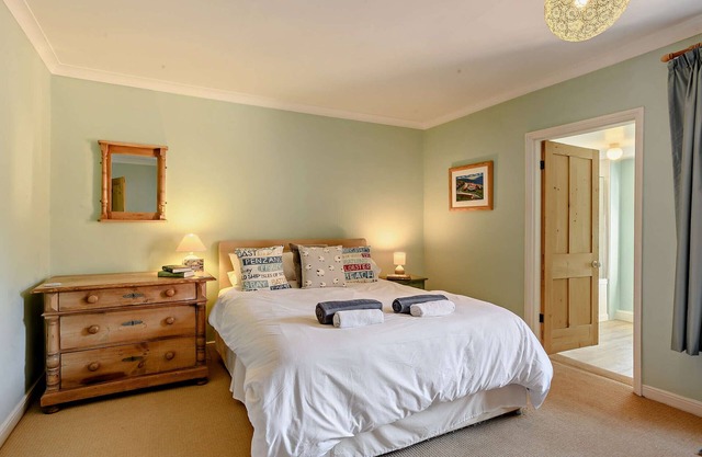 Bond Cottage - Dos Habitaciones Casa, Capacidad 5