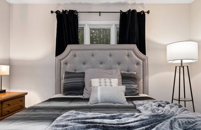 3B/2B Laurelwood condo with pool at Wintergreen