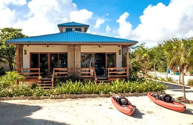 20% Promo Zen Private Estate Oasis with Staff by ALOM