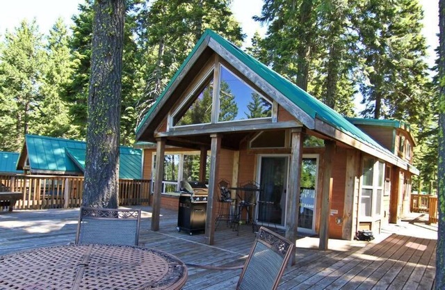# 44 The Cabins at Hyatt Lake - Sleeps 6 - Hot Tub