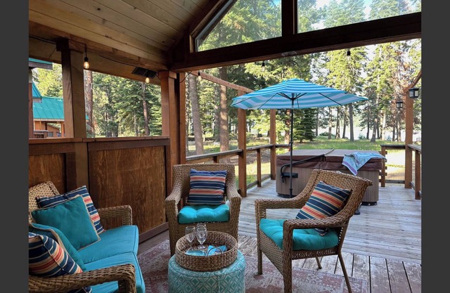 # 51 The Cabins at Hyatt Lake - Sleeps 6 - Hot Tub