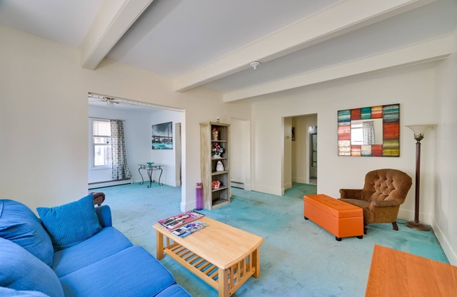 Boston Area Vacation Rental 3 Mi to Airport!