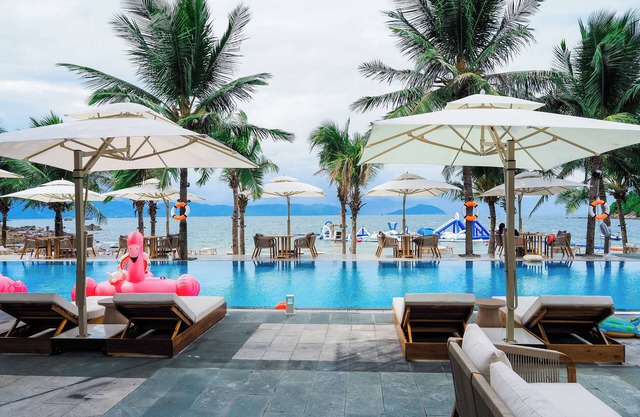 Bounce Beach Hotel & Tien Sa Resort