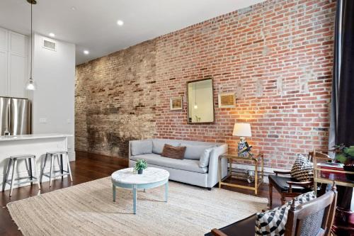 Bourbon Street Hotel Stay Group Friendly