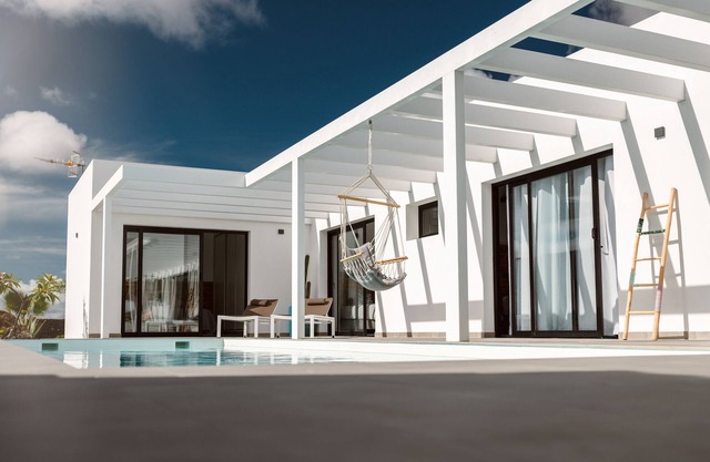 Villa nueva y moderna en Lajares (Fuerteventura) con piscina climatizada