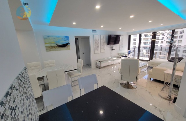 Brand New 2023 Modern 3 Bedroom on the Beach - 11AE