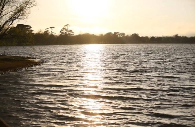 BRAND NEW 3 b/r townhouse 1 block to lake