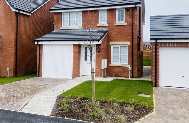 BRAND NEW 3 BEDROOMS DETACHED PROPERTY WITH REAR GARDEN