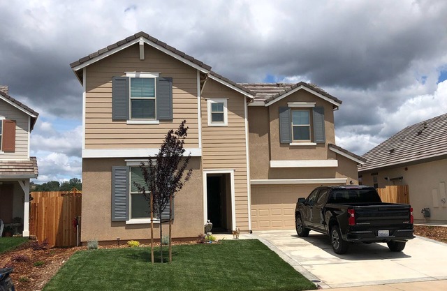 A estrenar 4 habitaciones, 3 baños hogar. Construido en 2019