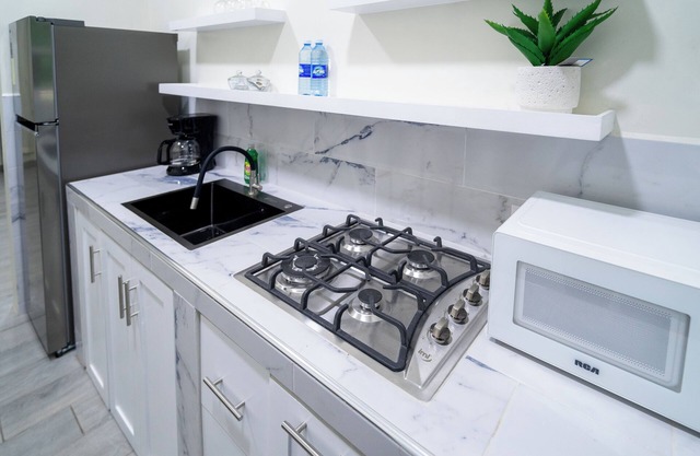 Brand New Apt 4 Guests Fully Furnished