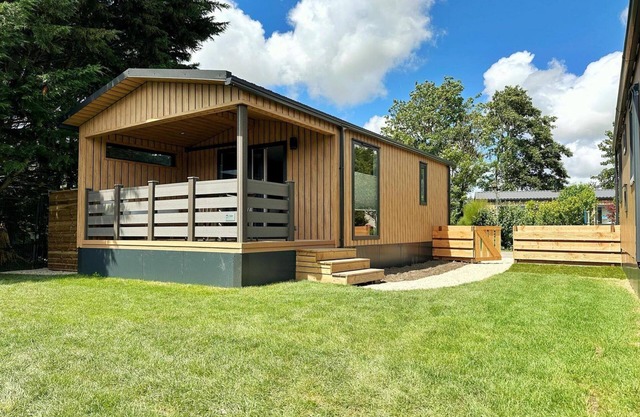 Brand new chalet in the most beautiful spot in the park with a view of one of the wheels!