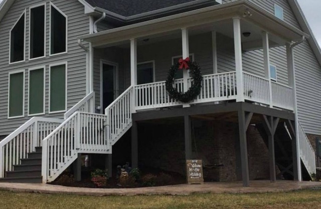NUEVA casa de lujo ~ 3 habitaciones con magníficas vistas a la montaña y al arroyo