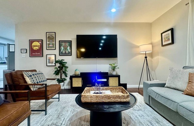 Brand new modern Bungalow in Historic Atlanta